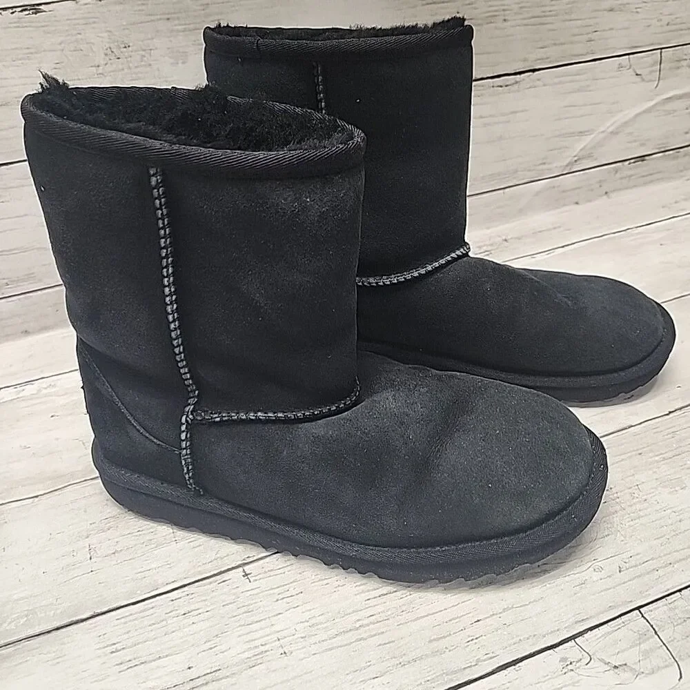 UGG Boots Classic Short II Black Suede Fur Boots Women Size 6